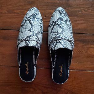 Qupid Snakeskin Tullie Mule Loafers